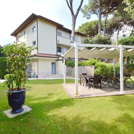 Attico Smeraldo Dei Marmi *