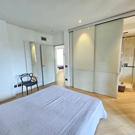 Attico Smeraldo Dei Marmi Nyaraló